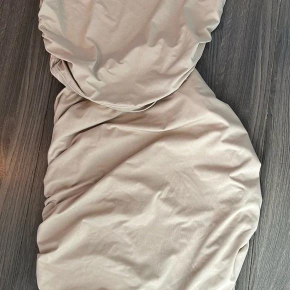 PrettyLittleThing Beige 2 Piece Set - Never Worn - Picture 2 of 2